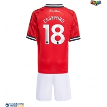 Otroški Nogometni dresi Manchester United Casemiro #18 Domači 2025-26 Kratek Rokav (+ Kratke hlače)